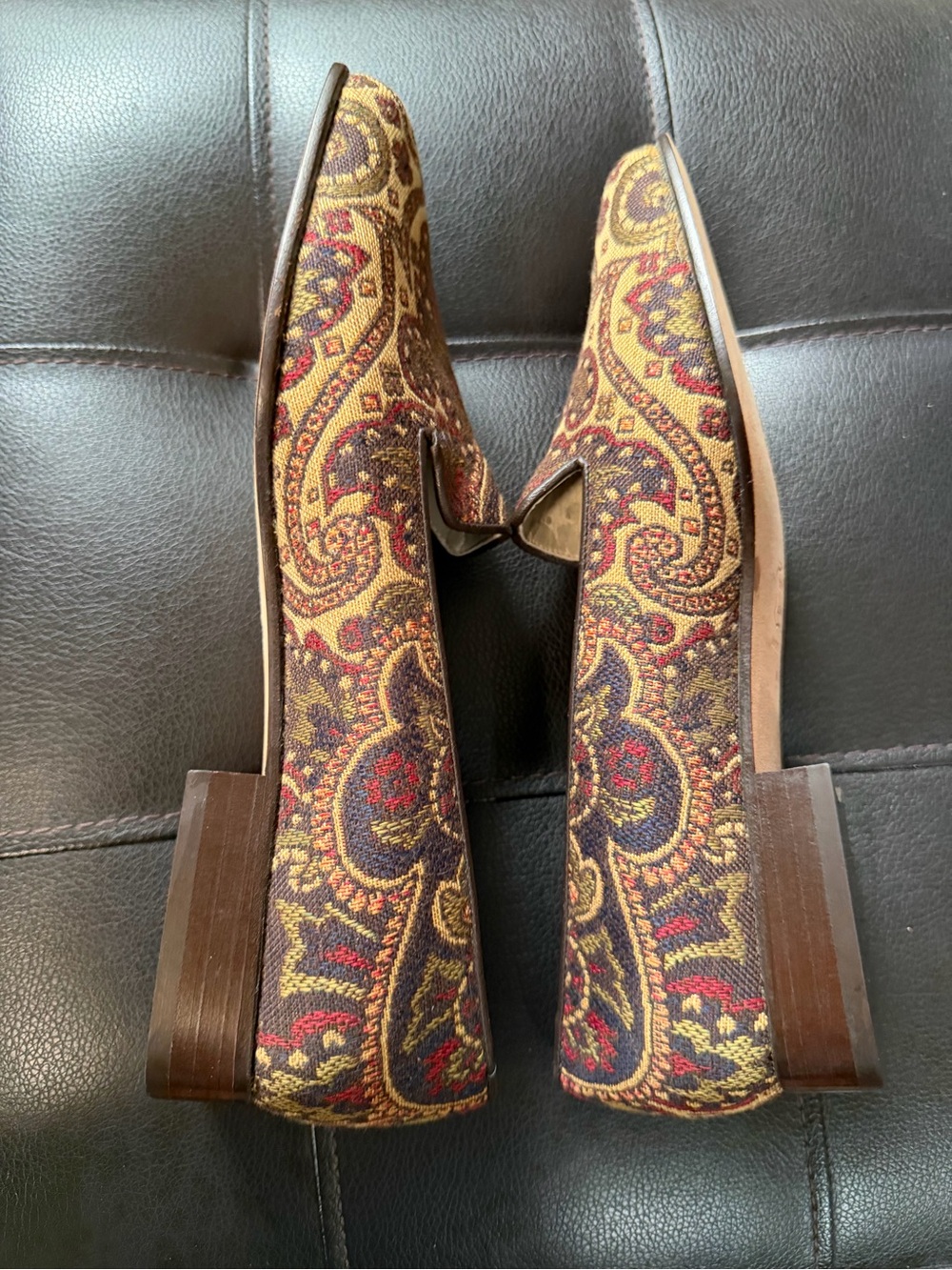 Vintage Talbots Paisley Tapestry Fabric Loafer in a Classic Jacquard Pattern - Picture 3 of 5